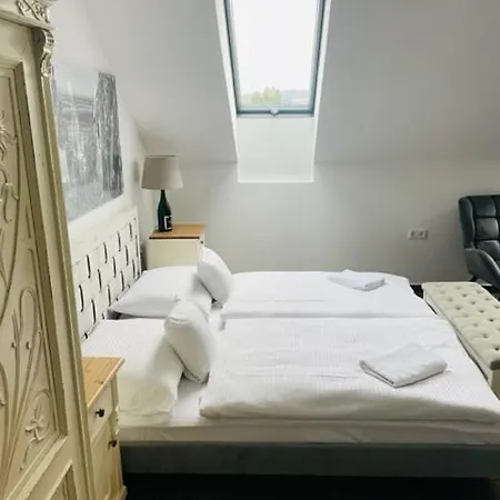 Palkonyha Panzio Speiz Gasztromuhely فندق مبيت وإفطار Palkonya