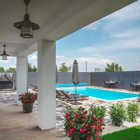 Palkonyha Panzio Speiz Gasztromuhely Bed & Breakfast 4*