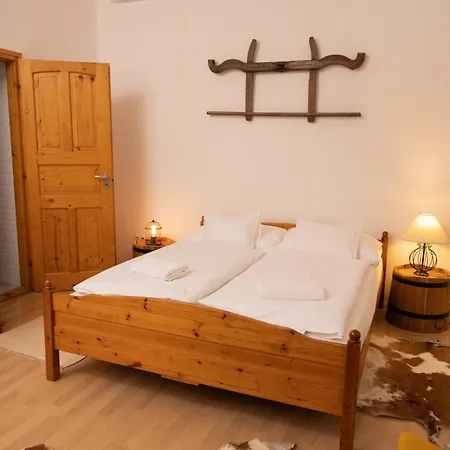 Palkonyha Panzio Speiz Gasztromuhely 住宿加早餐酒店 4*